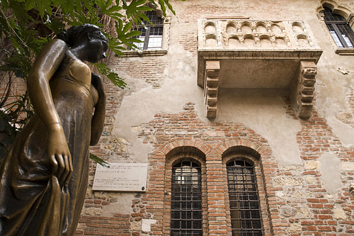 Get married in Verona and crown a dream, experiencing the excitement of Romeo and Juliet.
